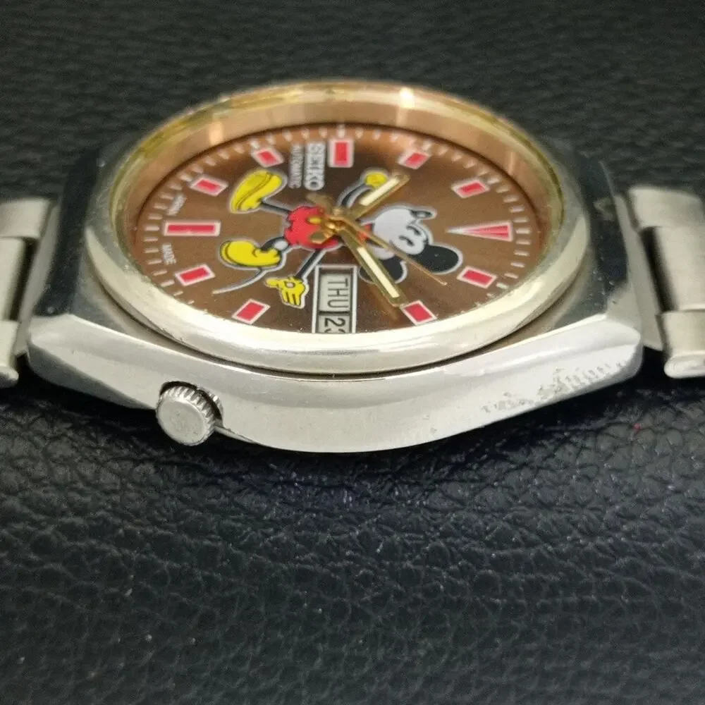 Vintage 1974 Disney Seiko Automatic Mens Silver Watch W/daydate & Mickey accents - Picture 5 of 10